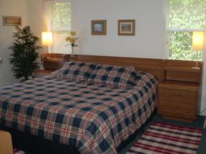 Kingsizebett TV Telefon +Anrufbeantworter